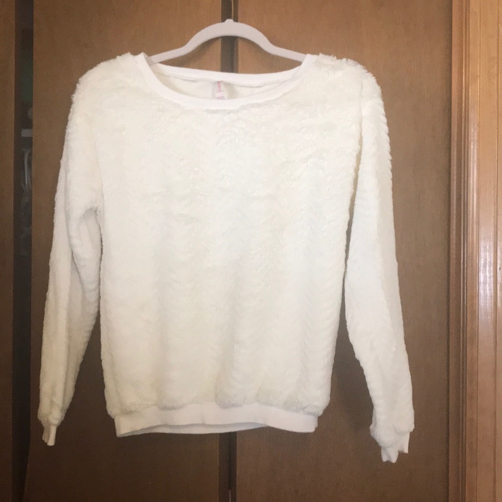 Cream furry sweater XS